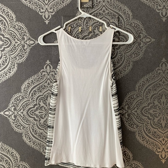 XS Express Striped Flowy Tank - Picture 2 of 3
